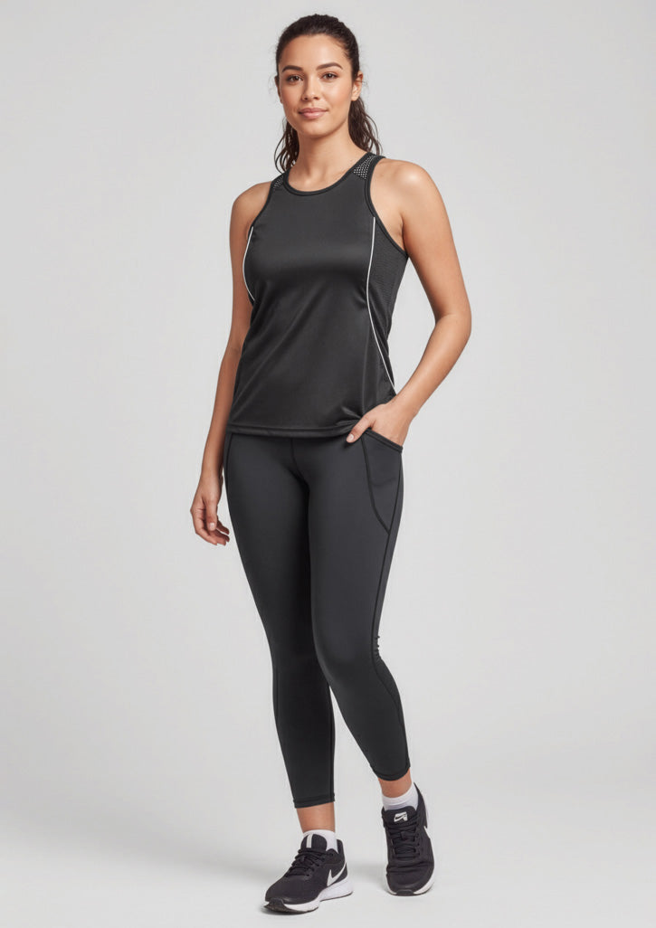 Luna Womens 7/8 Length Legging - Black - Model