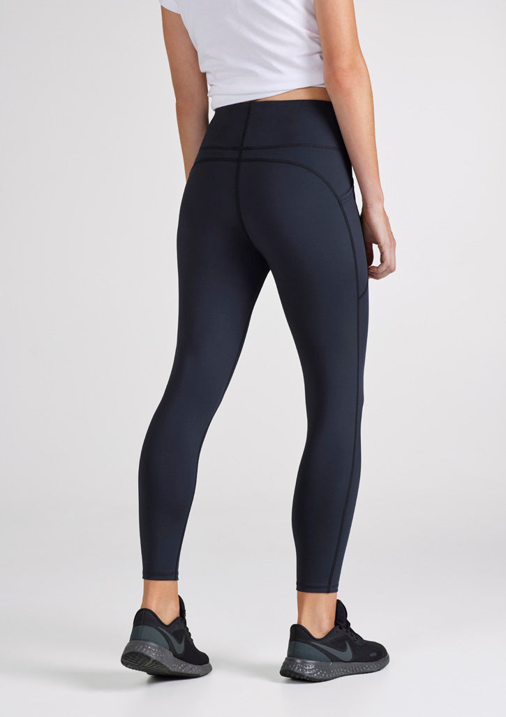 Luna Womens 7/8 Length Legging - Black - Model