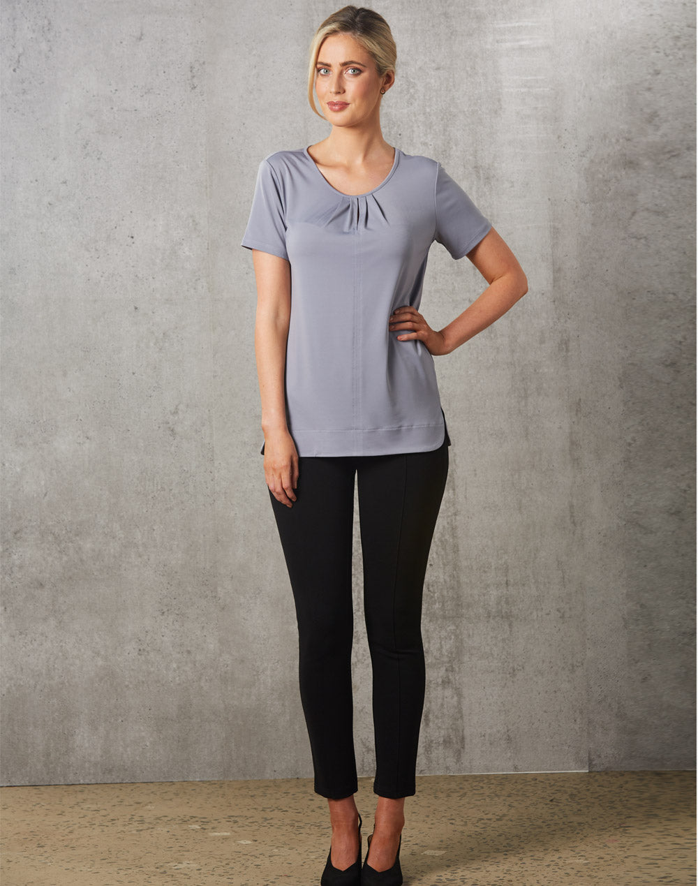 Ladies Short Sleeve Top Julia - Dusk Grey - Model