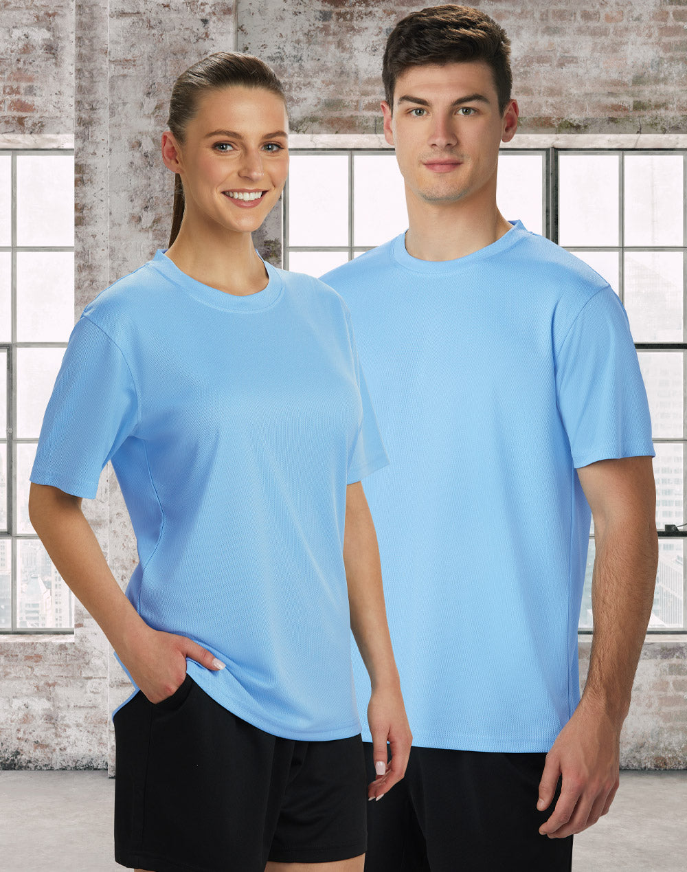 Cool Tee Unisex - Skyblue - Model