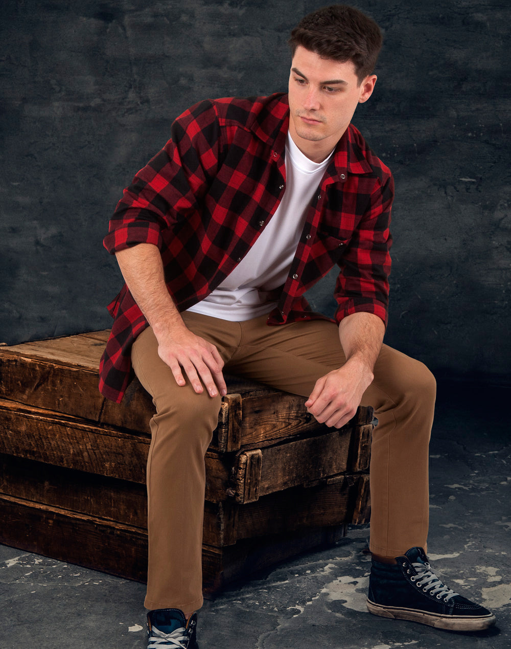 Unisex Classic Flannel Plaid Ls Shirt - Black/Wine - Model