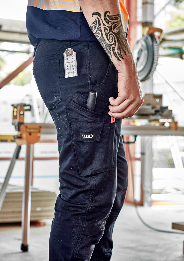 Mens Rugged Cooling Stretch Pant - Navy - Model