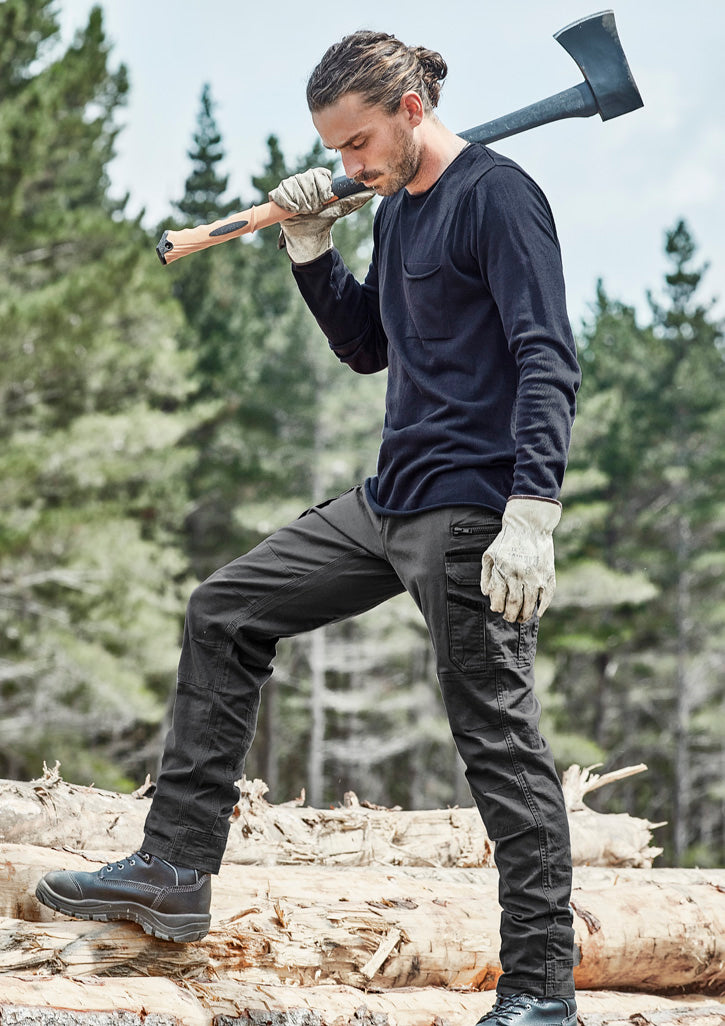 Mens Streetworx Heritage Pant - Charcoal - Model