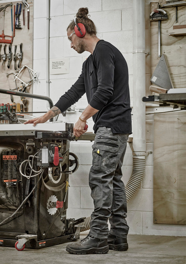 Mens Streetworx Heritage Pant - Charcoal - Model