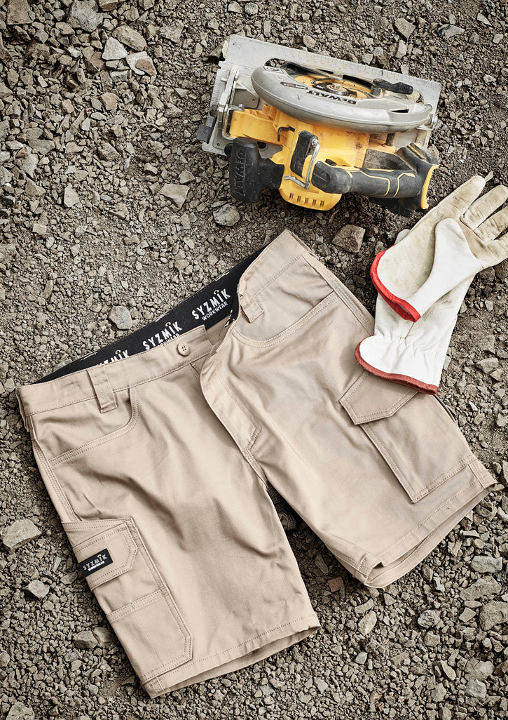 Mens Essential Stretch Cargo Short - Khaki - Model