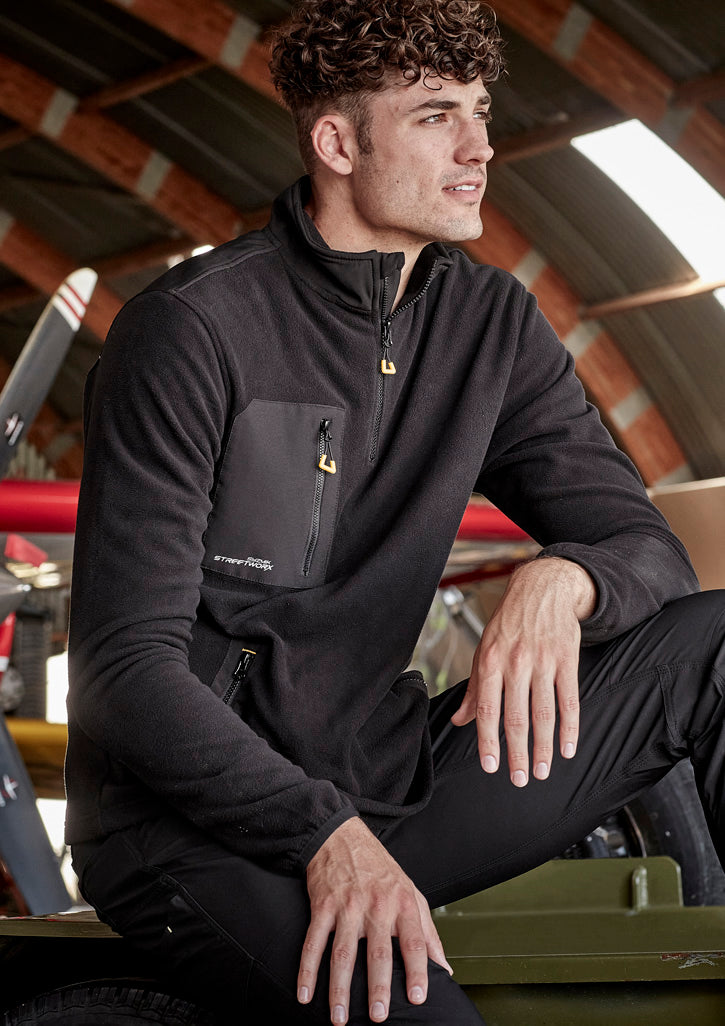 Unisex Streetworx Lightweight 1/4 Zip Polar Fleece - Black - Model