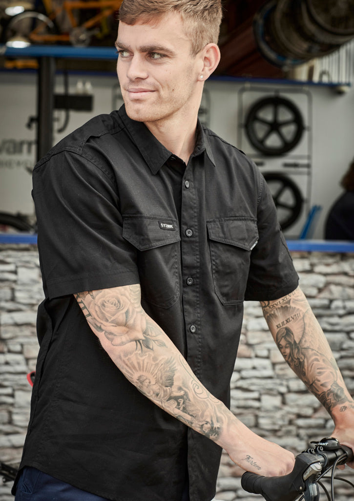 Mens Rugged Cooling Short Sleeve Shirt - Black - Model