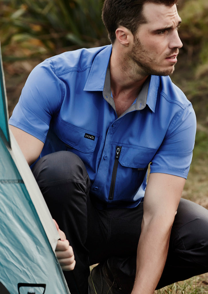 Mens Outdoor Short Sleeve Shirt - Blue - Model