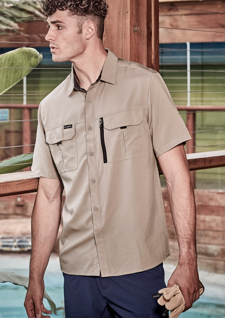 Mens Outdoor Short Sleeve Shirt - Sand - Model