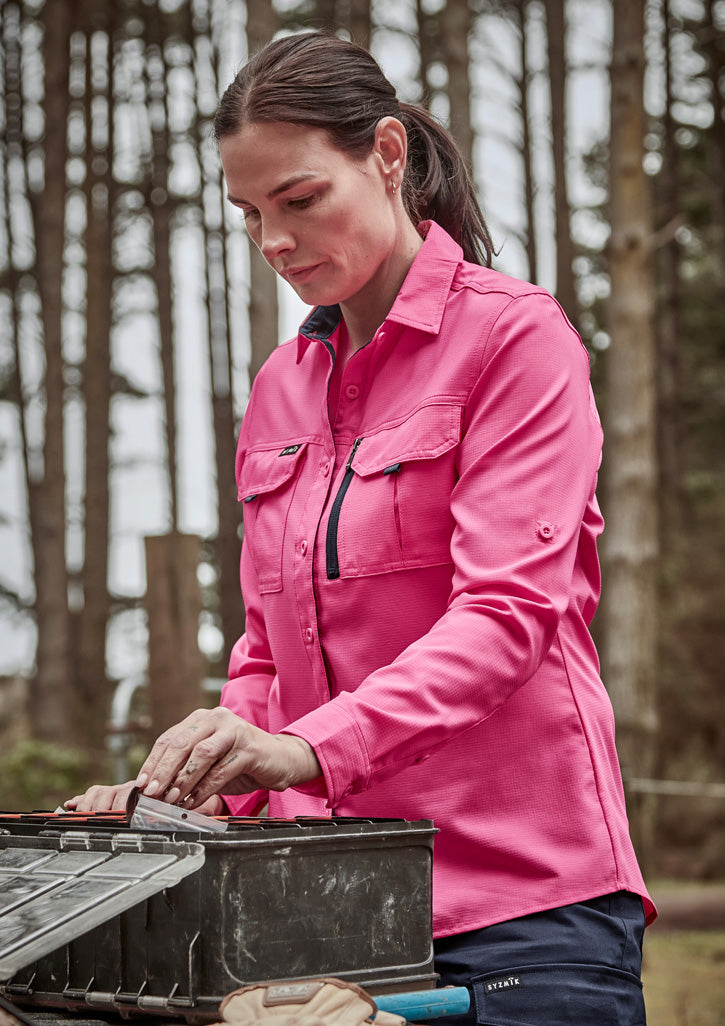 Womens Outdoor Long Sleeve Shirt - Pink - Model